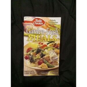Betty Crocker Garden-Fresh Meals Cookbook - White/Yellow/Green Cover